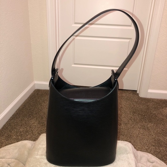 🌟Louis Vuitton Shoulder bucket bag🌟 - Picture 4 of 11
